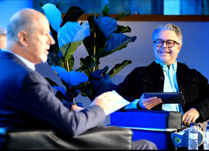 Contrast har moderator som leder kundeventet