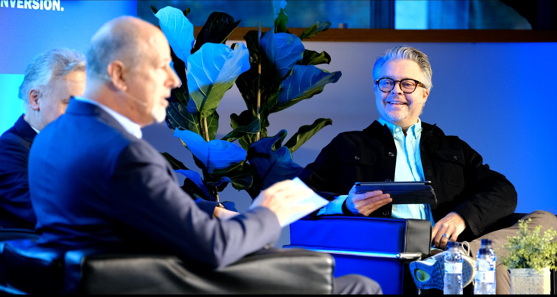 Contrast har moderator som leder kundeventet